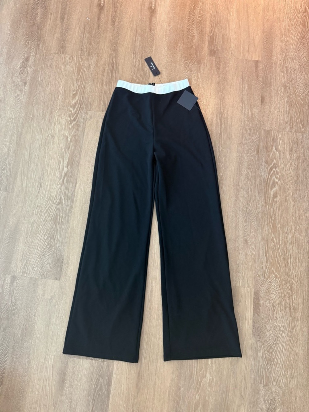 Lulu's Black Pants with White Waistband Detail